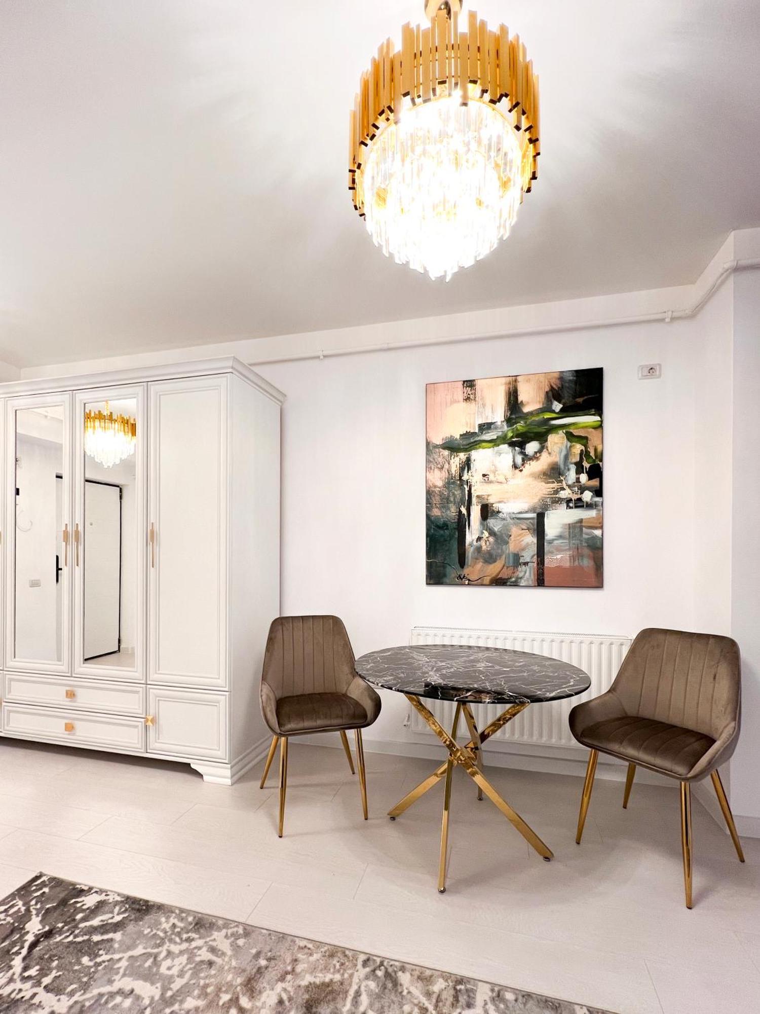 Happy Studio By Rh Living Bukarest Eksteriør billede